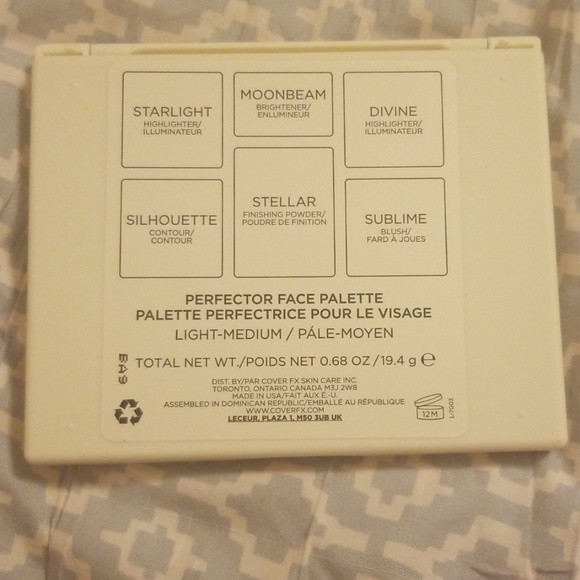 Face Pallette and brush bundle - Picture 3 of 6